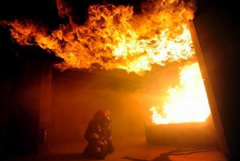 Ultima oră! Explozie urmată de incendiu, la o fabrică de arme. O persoană a fost găsită carbonizată