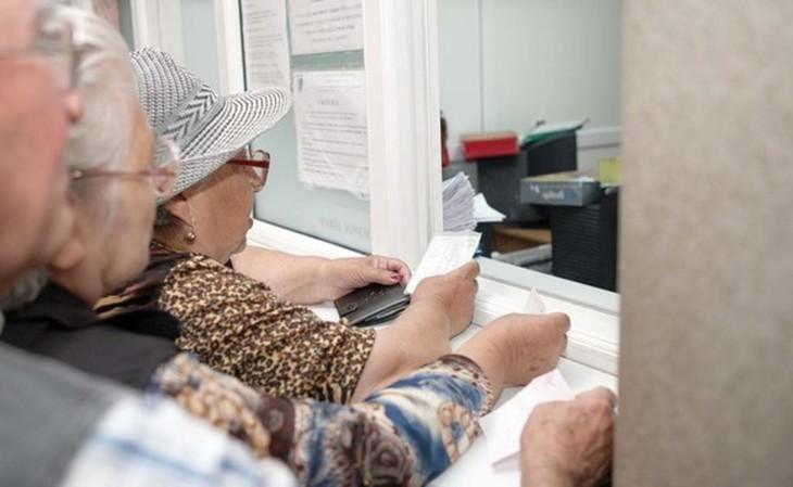 V&acirc;rsta de pensionare poate crește p&acirc;nă la 67 de ani! Ce se &icirc;nt&acirc;mplă cu anii &icirc;n plus de vechime &icirc;n muncă: Proiect de lege