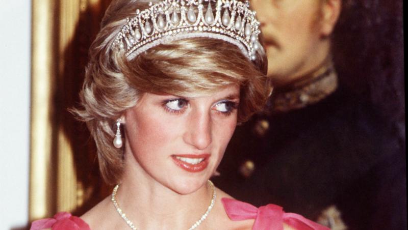 Scrisoare emoționantă a Prințesei Diana, dezvăluită după 23 de ani. Rândurile scrise de ea sunt cutremurătoare: “Lumina va apărea la capătul tunelului”