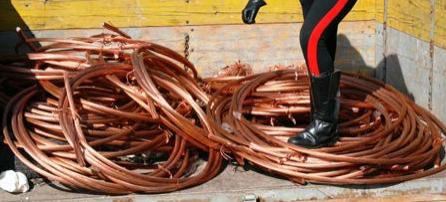 Inventivitatea rom&acirc;nilor nu are limite! Un rom&acirc;n a str&acirc;ns aproape jumătate de milion de euro fur&acirc;nd cabluri din Italia! Ce strategie avea bărbatul ca să nu fie prins