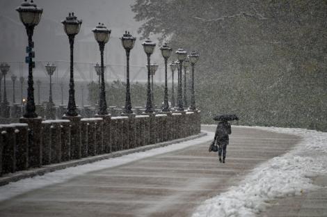 Vremea în București 16 noiembrie. Ploi, ninsori și tempetaruri scăzute în Capitală