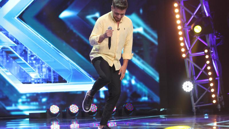 Show extraordinar la „X Factor”! Andrei Geamăn a molipsit pe toată lumea cu veselia lui, pe piesa „Superstition”. „Te-a durut în bășică de noi” – VIDEO