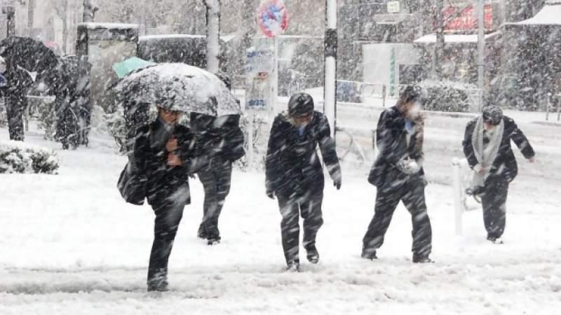Prognoza meteo în weekend. A venit iarna! Zonele țării afectate de ninsori în următoarele ore