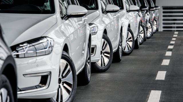 S-au trezit cu un tunel sub casele lor, fără a-și da acordul. Ce mare companie de automobile a făcut asta