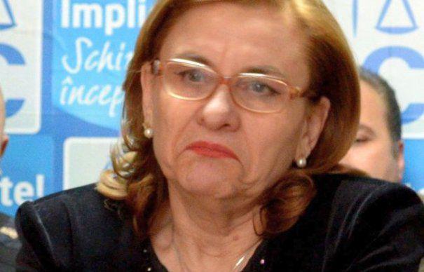 Doar Dumnezeu a salvat-o! Europarlamentarul Maria Grapini a fost victima unui accident rutier &icirc;n această seară. Taxiul &icirc;n care se afla s-a făcut zob! Ce a declarat pe o rețea de socializare