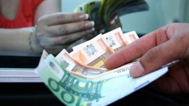 BNR Curs valutar 2 noiembrie. Vești bune! C&acirc;t se ieftinesc azi euro și dolarul!