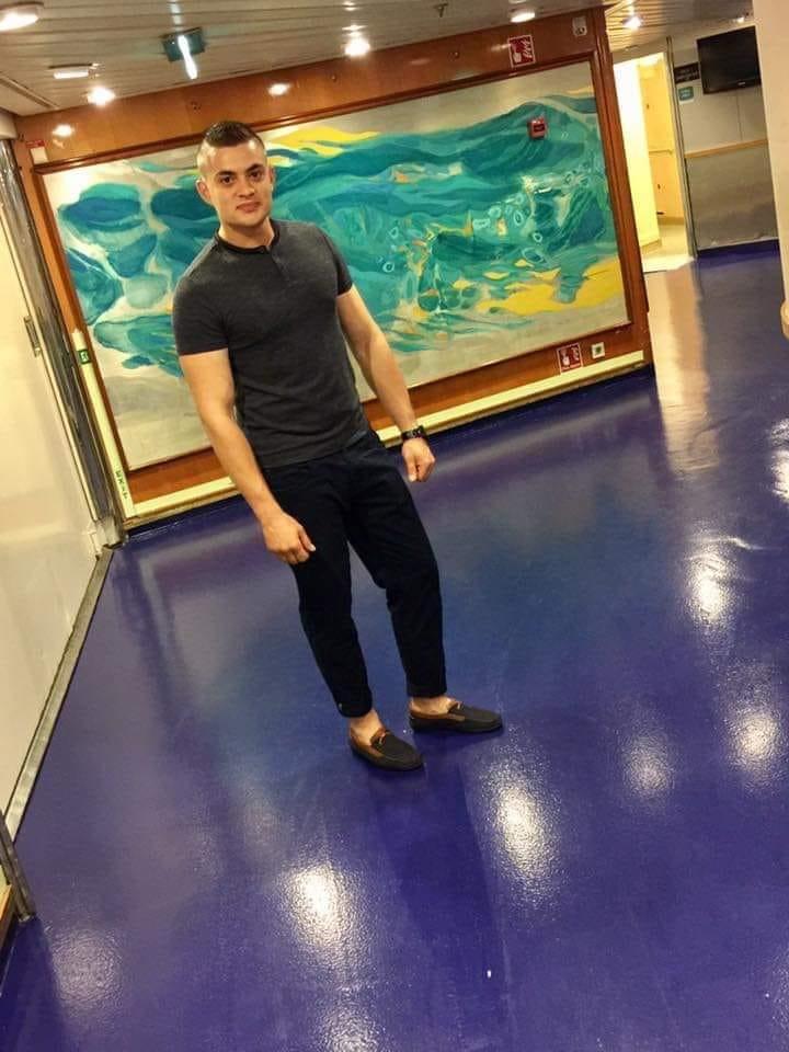 Un t&acirc;năr de 25 de ani a murit la 13.000 km depărtare de casă