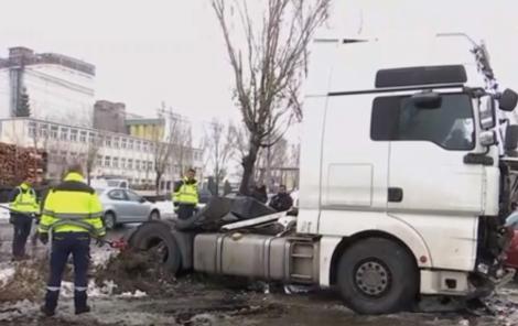 Un şofer beat a făcut prăpăd într-o parcare din Iași! Polițiștii au fost șocați (VIDEO)