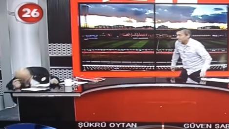 Infarct în direct! Un prezentator TV s-a prăbușit în fața camerelor. Atenție, imagini tulburătoare! – VIDEO  