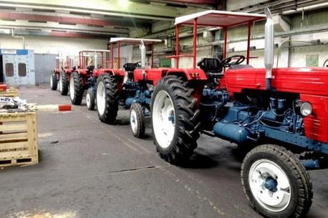 După mai bine de 10 ani de absență, UTB U650 revine pe piață! Este cel mai ieftin tractor din România  și vine cu îmbunătățiri fabuloase! Vezi cât costă