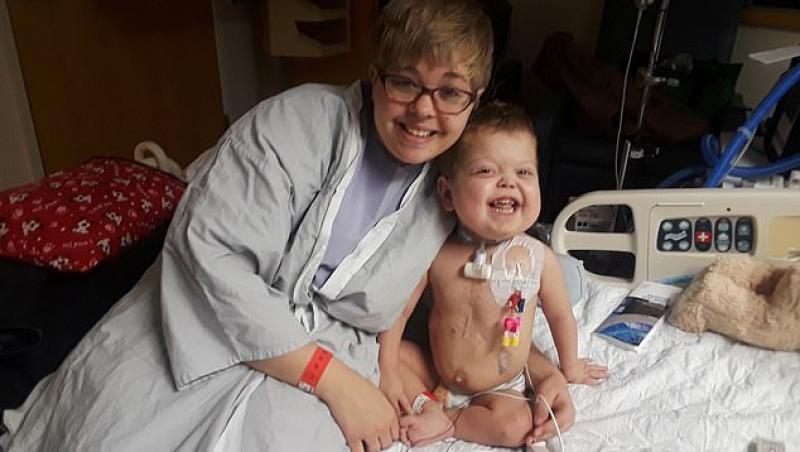 Mama lui i-a dat viață, a doua oară, după ce transplantul de inimă pe care îl suferise nu a reușit