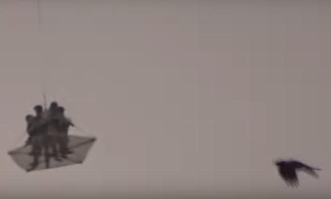 VIDEO| Apariție șocantă pe cerul unui mare oraș. C&acirc;nd au văzut ce se &icirc;nt&acirc;mplă, oamenii au scos telefoanele și au &icirc;nceput să filmeze