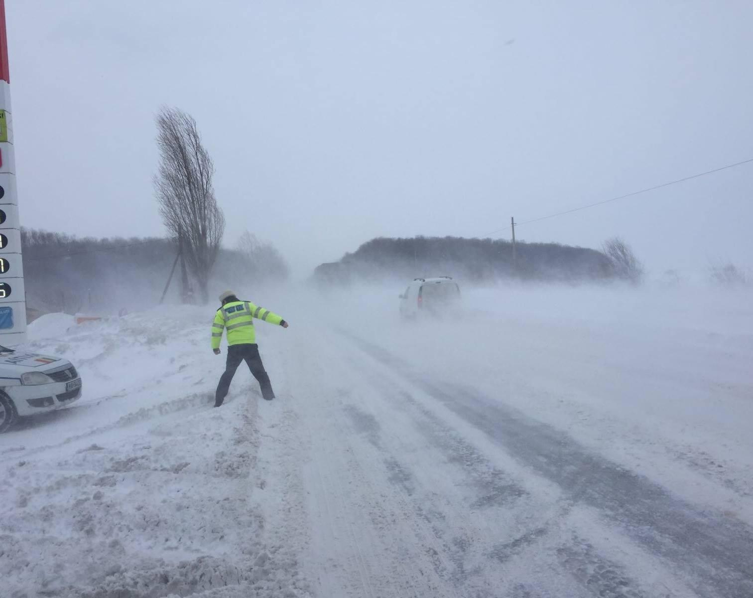 Alertă de vreme severă! Avertizare meteo cod galben de ceață și polei &icirc;n 13 județe