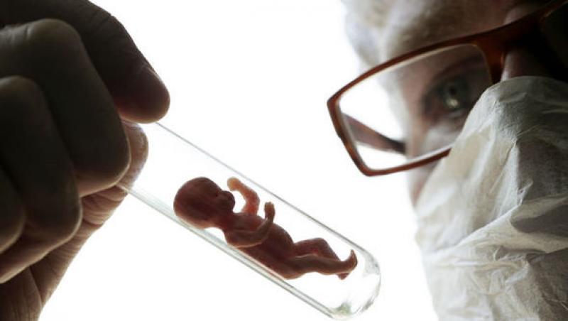 Reușita care a șocat lumea! S-au născut primii bebeluşi modificaţi genetic: Sunt două fetițe gemene