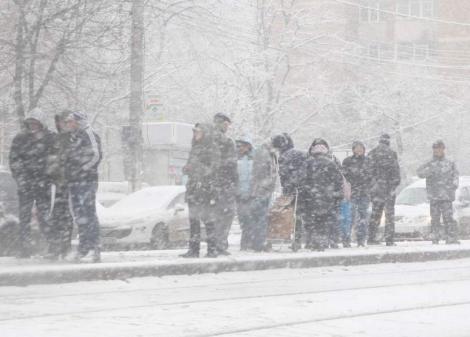 Ninsoarea și gerul pun stăpânire pe București, în ultimele zile de noiembrie! Meteorogii anunță că stratul de zăpadă va ajunge la 15 centimetri