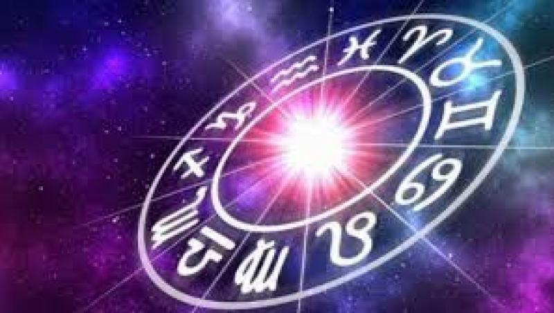 Horoscop 4 noiembrie. Zodia Capricorn e susținută de astre! Are cea mai fericită zi!