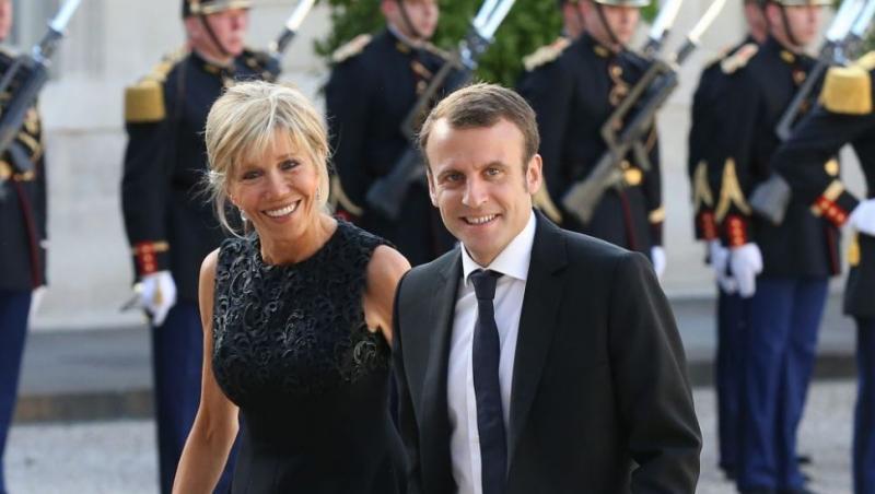 S-a încins atmosfera la Palatul Elysée! Emmanuel Macron, gelos pe soția sa: “Vrea să afle cu cine vorbeşte şi pe cine priveşte când nu sunt împreună”