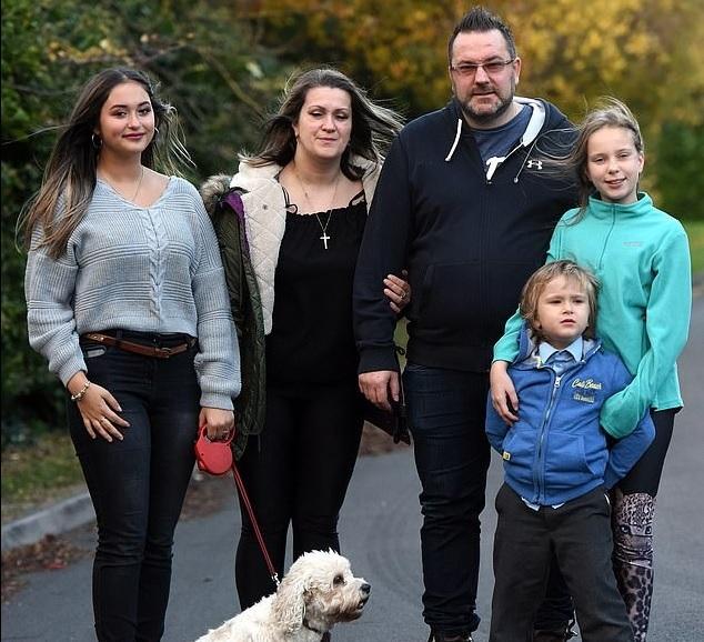 Un cancer extrem de rar a fost confundat cu o simplă răceală. Ce simptome cruciale a ignorat bolnavul, tată a trei copii