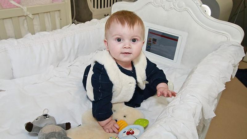 Au fost lansate pătuțuri pentru copii cu tablete integrate, costa 2.300 euro  – FOTO