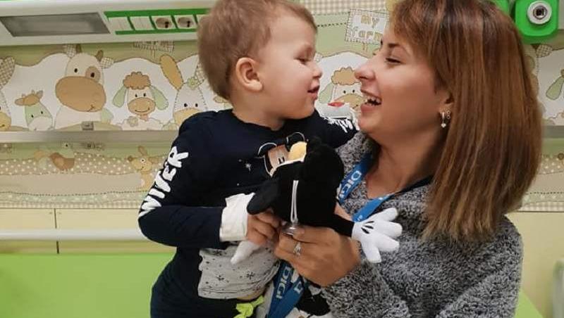 O mamă și-a abandonat copiii la poarta Spitalului Județean din Alexandria. Băieții au șapte luni și un an și jumătate