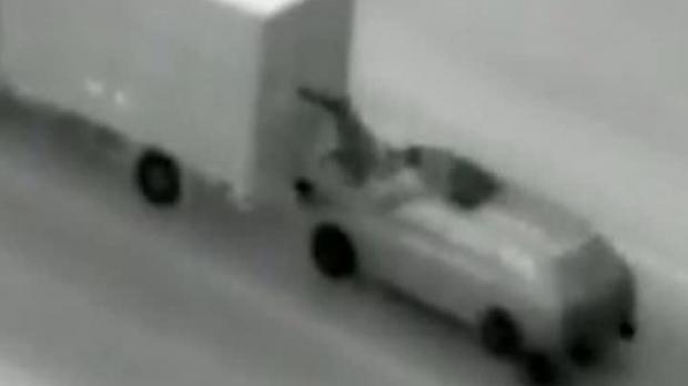 Au fost prinși &rdquo;piraţii de TIR-uri&rdquo;! Cine sunt bărbații care au furat laptopuri și produse electrocasnice de 50.000 de euro, &icirc;n timp ce mașinile circulau cu 100 km/h