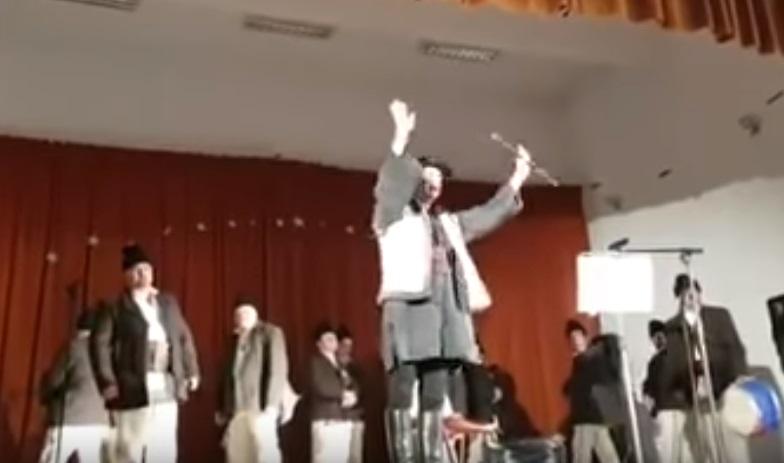 Grigore Leșe, foc și pară &icirc;n timpul unui spectacol! A plecat de pe scenă! &bdquo;Credeţi că vă trageţi de șireturi cu cine vreţi?&rdquo; - VIDEO