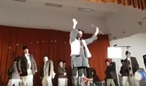 Grigore Leșe, foc și pară în timpul unui spectacol! A plecat de pe scenă! „Credeţi că vă trageţi de șireturi cu cine vreţi?” - VIDEO