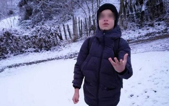 Un tată, mesaj disperat după ce i-ar fi fost răpit fiul: &rdquo;A fost prins cu forța de doi bărbați și urcat &icirc;ntr-o mașină!&rdquo;