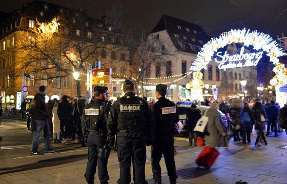 Noi dezvăluiri ies la iveală! Ce i-ar fi spus atacatorul de la Strasbourg taximetristului cu mașina căruia a fugit de la locul atacului