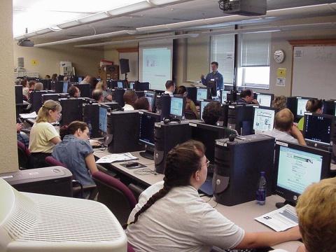 Compania care oferă 100.000 de euro &icirc;ntr-un an. Ce trebuie să faci pentru a lua banii!