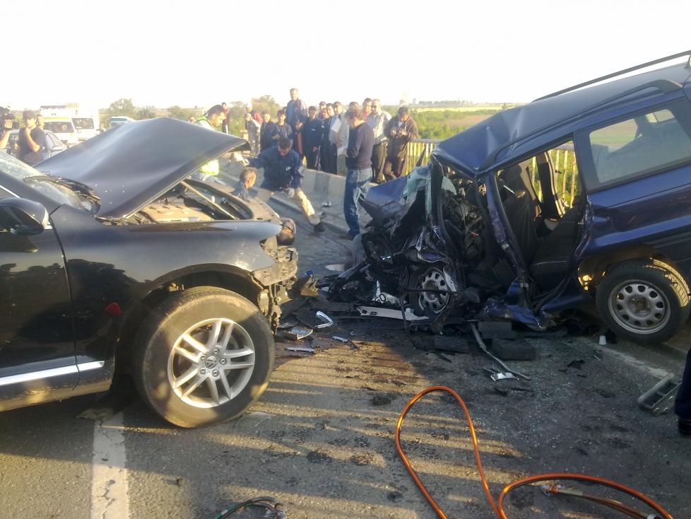 E COD ROȘU de intervenție. Accident cumplit pe DJ 592. o persoană a DECEDAT și altele sunt &icirc;n stare gravă!