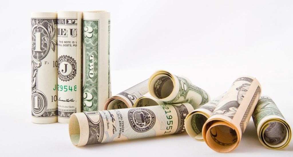 BNR Curs valutar 17 decembrie. C&acirc;t scad astăzi dolarul, lira sterlină și fracul elvețian