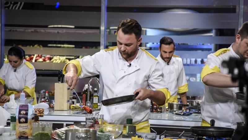 Al doilea duel se dă între Chef Bontea și Chef Scărlătescu! Concurenții vor găti cruste: 