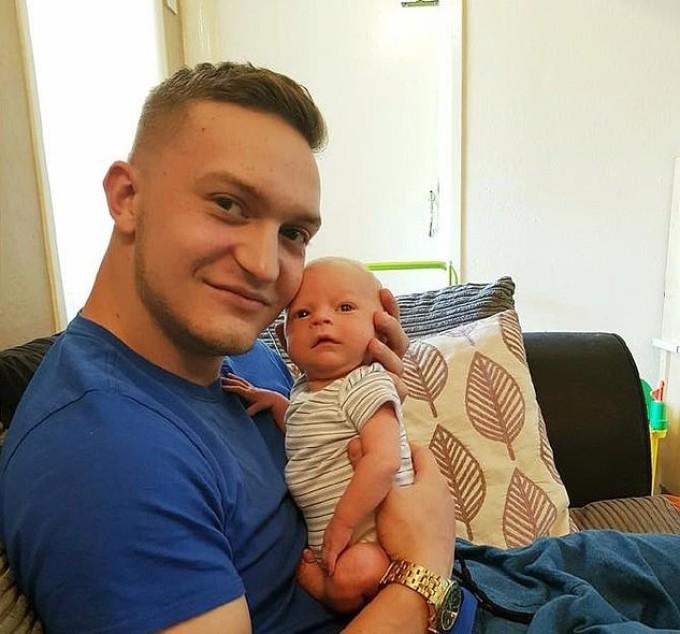 A adormit cu bebelușul &icirc;n brațe, iar c&acirc;nd s-a trezit a avut un șoc. &rdquo;Cel mai ur&acirc;t coșmar al fiecărui părinte&rdquo;