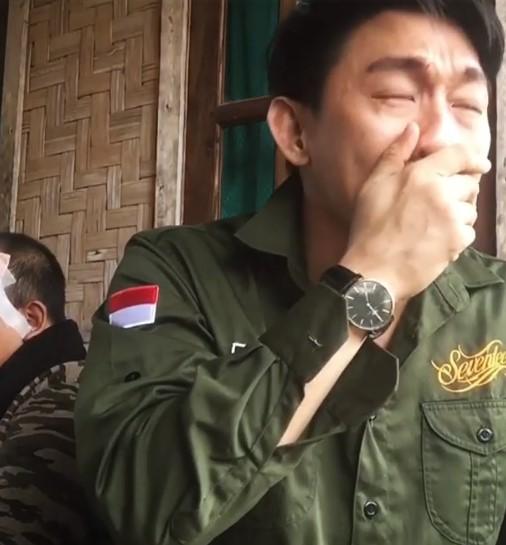 O celebră trupă pop, lovită de tsunami &icirc;n timpul unui concert. Doi dintre membri au murit, iar alții au dispărut. Solistul trupei a făcut anunțul &icirc;n lacrimi &ndash; VIDEO