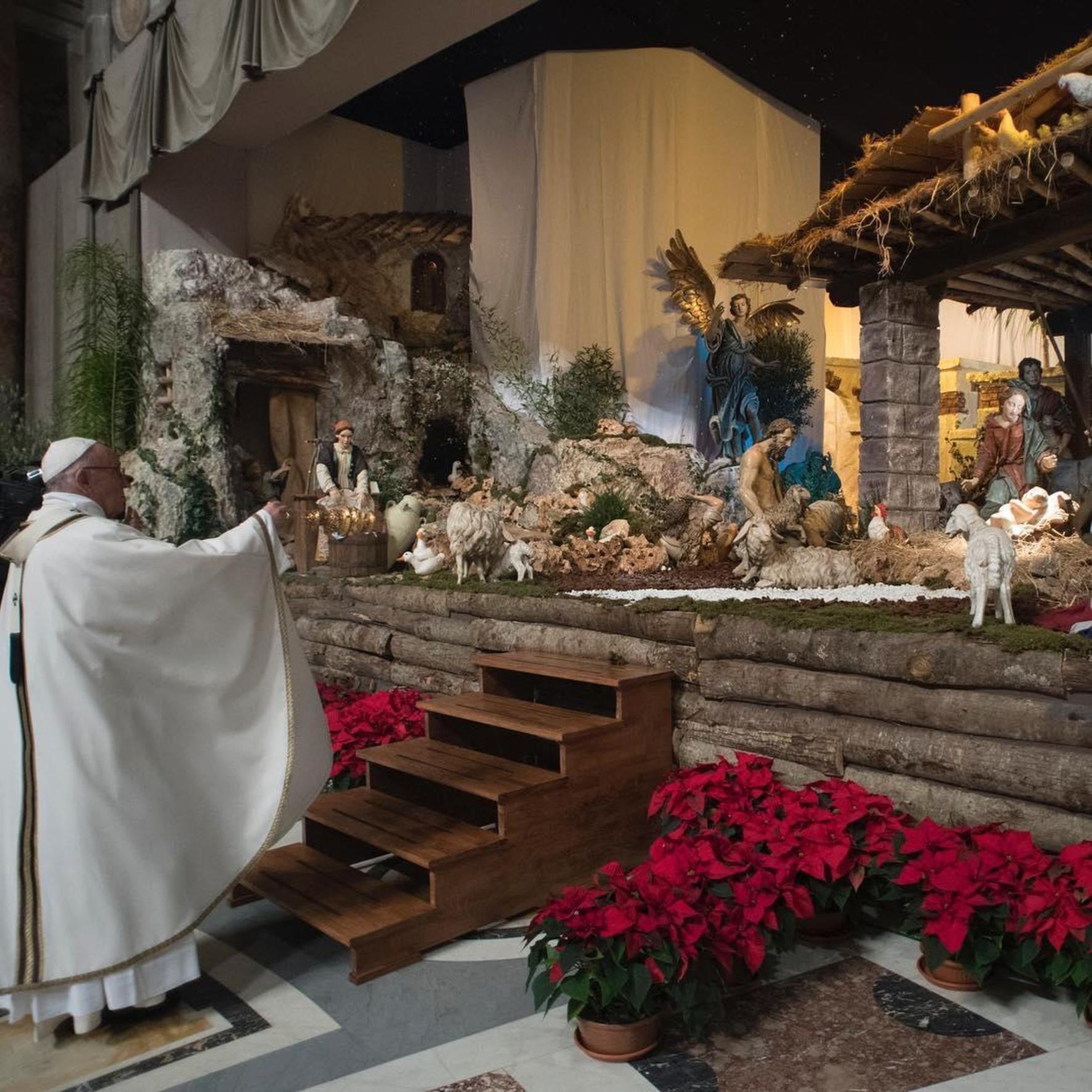 Mesajul lui Papa Francisc pentru TOȚI creștinii, la slujba din noaptea de Crăciun: &bdquo;O voracitate insaţiabilă traversează istoria umană&rdquo;