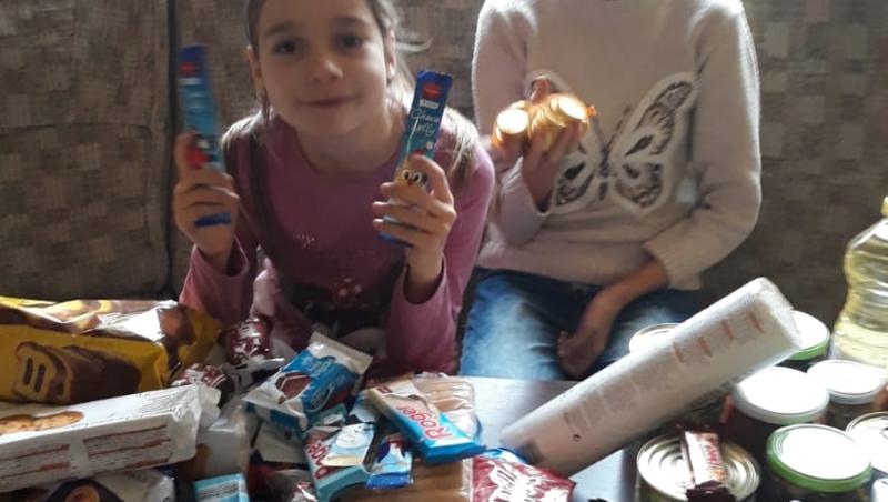 Programul „Bucurie la cutie” a ajuns la copiii din București și din 23 de județe ale țării