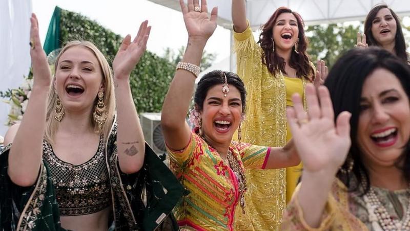 Vedetele de la Hollywood au petrecut în stil indian! Imagini de la spectaculoasa nuntă de jumătate de milion de dolari. Celebrul cuplu care a spus “DA”