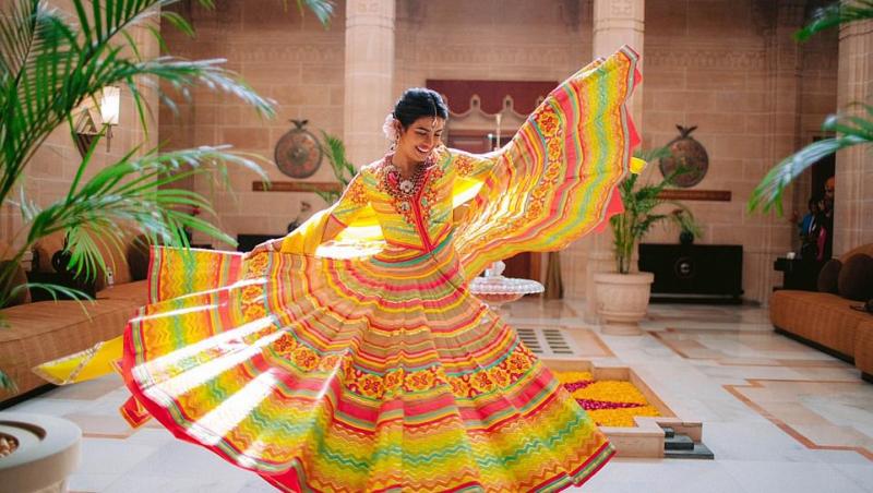 Vedetele de la Hollywood au petrecut în stil indian! Imagini de la spectaculoasa nuntă de jumătate de milion de dolari. Celebrul cuplu care a spus “DA”