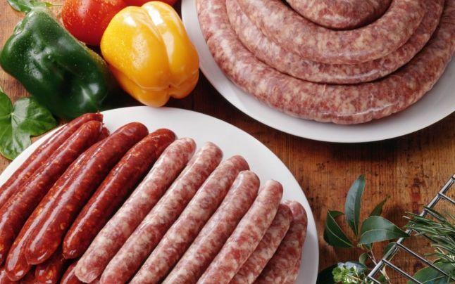 Așa prepari cei mai buni cârnați tradiționali de Crăciun! Ingredientele pe care e musai să le pui în compoziție