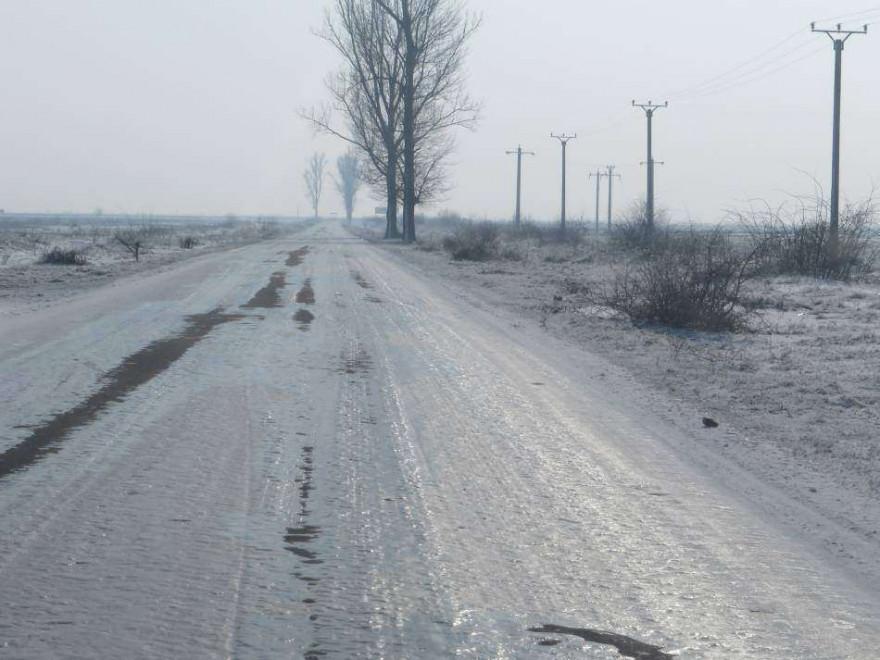 O femeie, rănită grav &icirc;n urma unui accident rutier grav! Semnalul de alarmă tras de polițiști: &rdquo;Circulați cu maximă prudență!&rdquo;