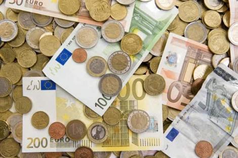 BNR Curs valutar 5 decembrie. Lovitură pentru leu. Creșteri semnificative pentru dolar și franc elvețian