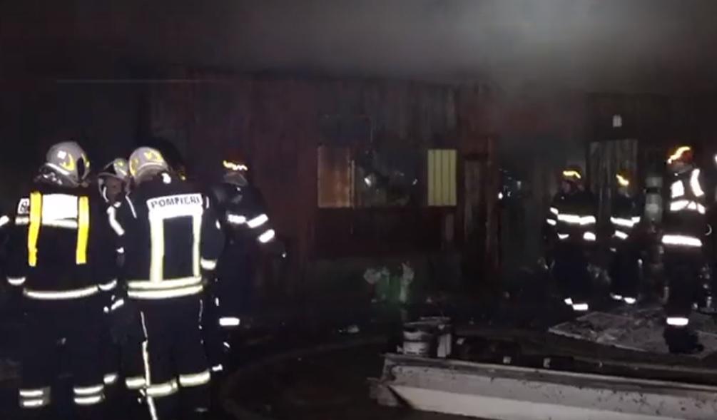 Ultimă oră! Incendiu puternic pe Şoseaua Olteniţei din Bucureşti! Flăcările au mistuit o hală