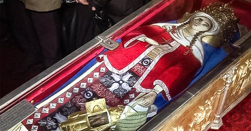 Rugăciunea pentru sănătate rostită la Sf&acirc;nta Filofteia de la Curtea de Argeș! Se spune doar azi!