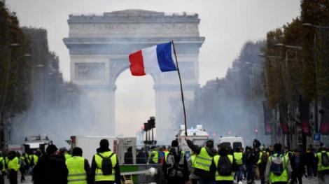Este alertă roșie în Franța! Parisul, un oraș sub asediu: peste 300 de persoane au fost reținute
