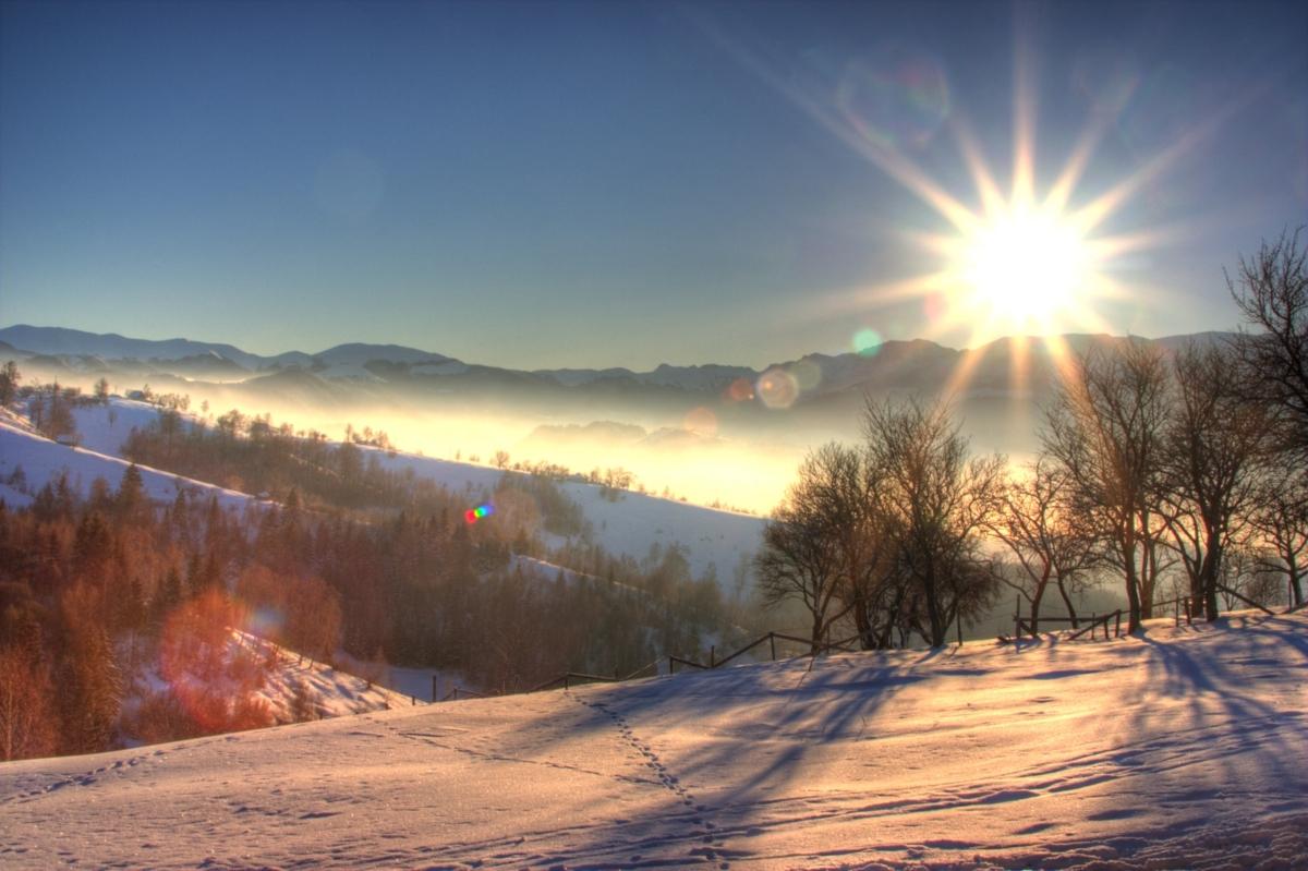 Vremea o ia razna &icirc;n weekend! Meteorologii anunţă temperaturi de 19 grade Celsius