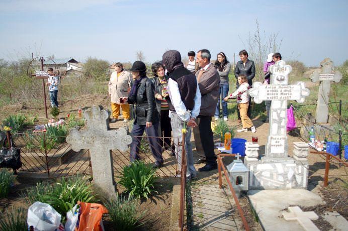 Sărbătoare 10 februarie. Ce e bine să faci &icirc;n această seară! Obiceiul de &bdquo;Moșii de Iarnă&rdquo;, care &icirc;ți va aduce noroc tot anul!