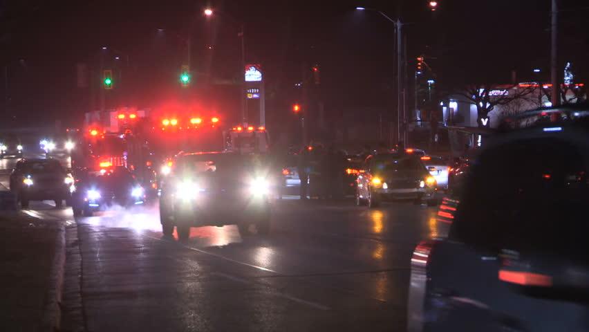 TRAGEDIE pe șosea! 19 morți &icirc;ntr-un accident cumplit. Zeci de echipaje de salvare au sosit la fața locului