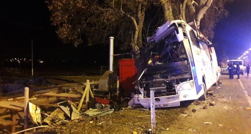 Carnagiu pe șosea! Accident cu 27 de morți! Nenorocirea s-a produs s&acirc;mbătă seara, iar victimele se aflau &icirc;n autocar!