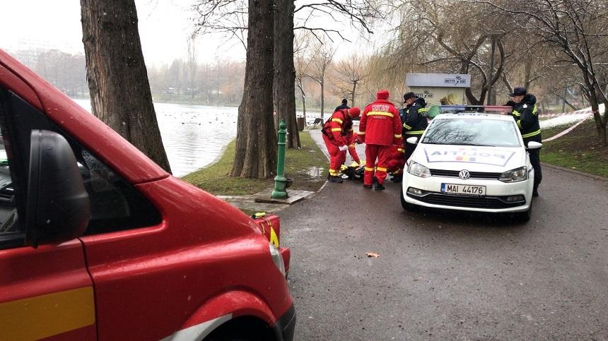 Cadavru găsit plutind pe lacul dintr-un cunoscut parc bucureștean. Poliția e &icirc;n alertă maximă!